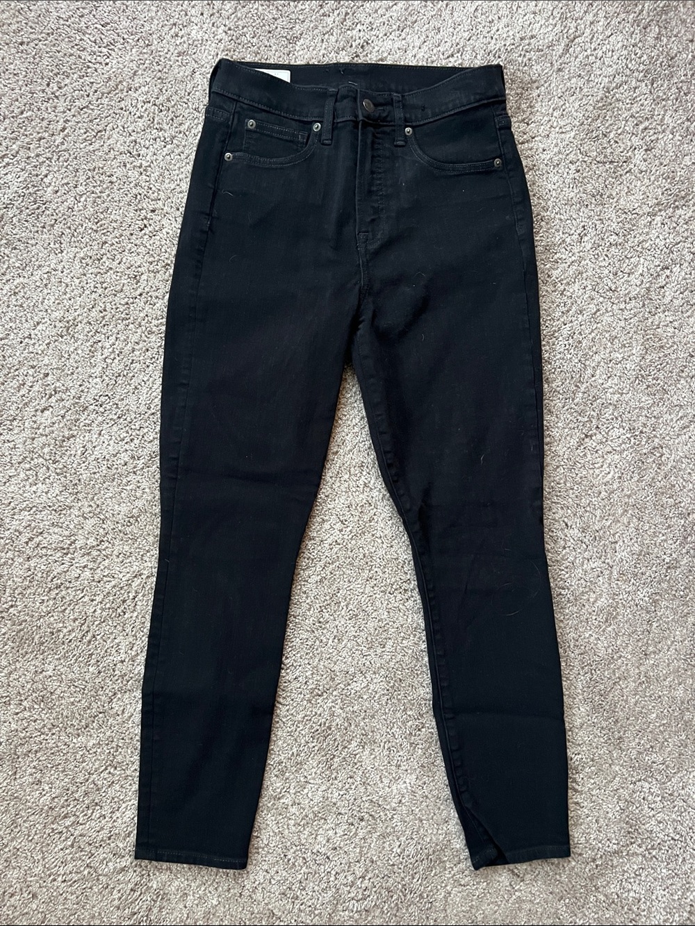 Like new GAP women’s Black Skinny Jeans size 8 regular